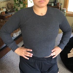 Cropped grey swearshirt